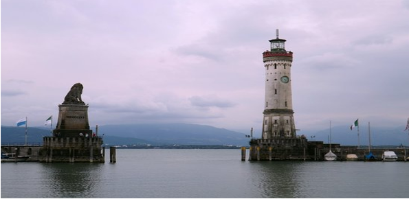 Lighthouse-and-Bavarian-Lion-Sculpture